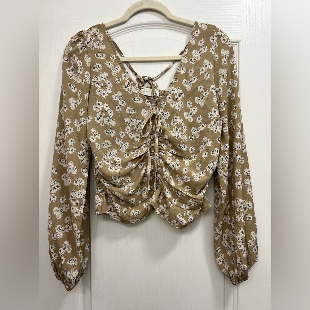 Floral scrunch top